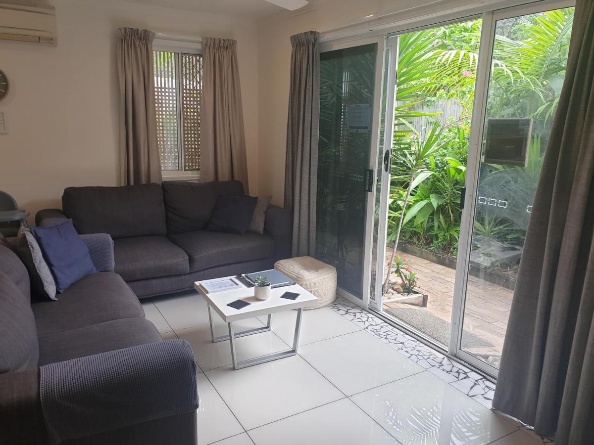 Pet Friendly & Spacious Two Bedroom Guest Unit Caloundra Zewnętrze zdjęcie