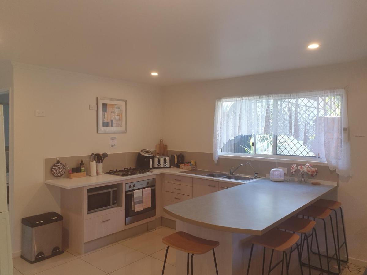 Pet Friendly & Spacious Two Bedroom Guest Unit Caloundra Zewnętrze zdjęcie