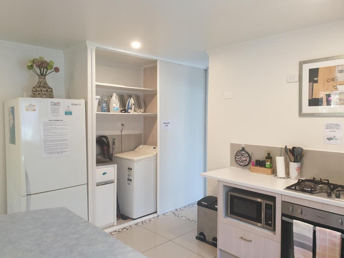 Pet Friendly & Spacious Two Bedroom Guest Unit Caloundra Zewnętrze zdjęcie